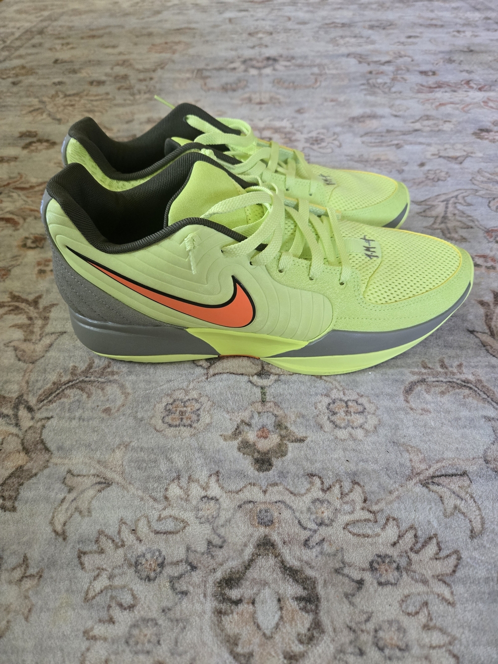 Nike Ja 2 Twelve Time lemon Twist Size 11, Gym, Workout, Basketball, Never Worn
